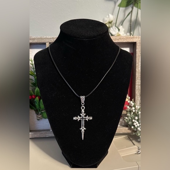 Goth Skull Cross Pendant Necklace Silver Unisex Gothic Punk Black Cord - Picture 8 of 11